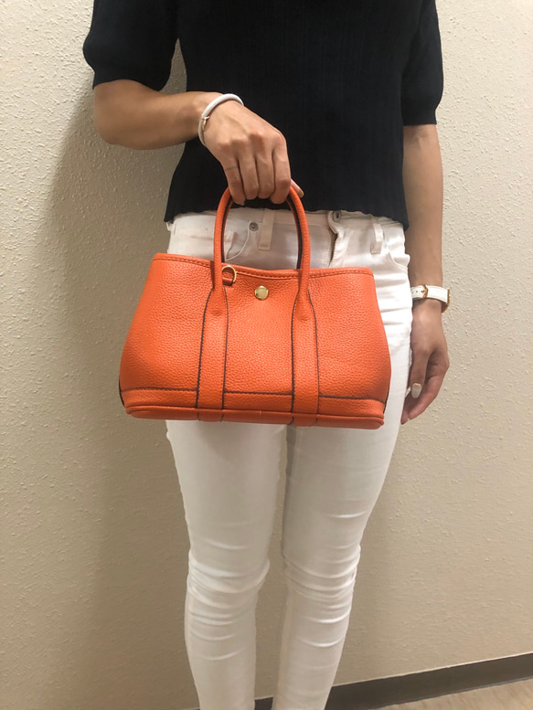 エコレザートートバッグ☆カラーバンドショルダーベルト2本付&インナーバック付☆25cmサイズ☆オレンジ色 4枚目の画像