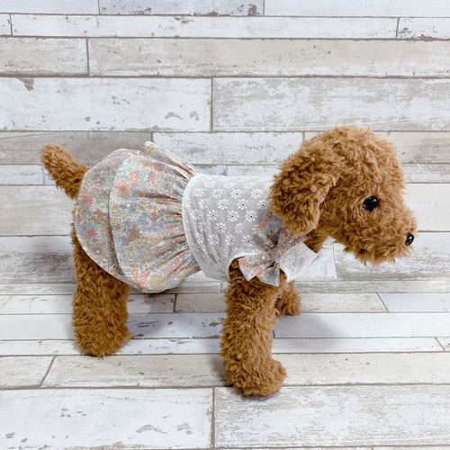 非売品 リバティ✨犬のお洋服 春夏 マーガレットアニー×綿レース 犬服・アクセサリー