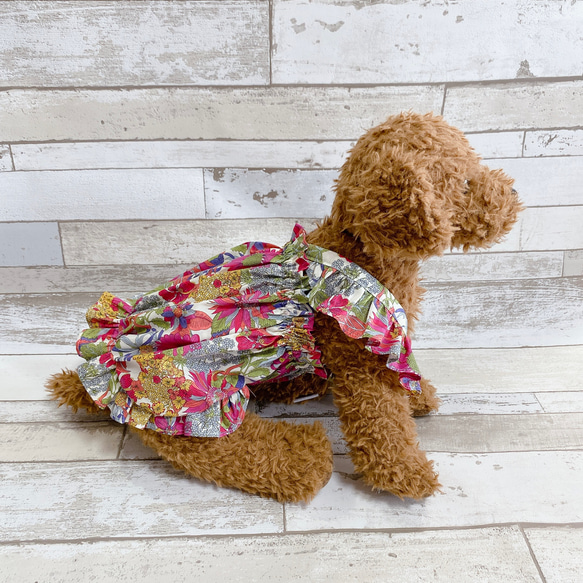 犬の洋服✨リバティプリント生地使用 犬用ワンピース 犬服 フリル付きバルーンキャミワンピース 6枚目の画像
