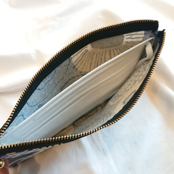 【即日発送可】マスクポーチ/モダン花柄ネイビー 2枚目の画像