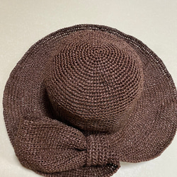 かぎ針編みの片リボンの麦わら風帽子 6枚目の画像