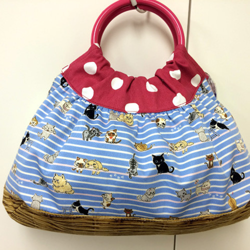 ダブルフェイス・リングハンドル・グラニーバッグ おさんぽ猫柄