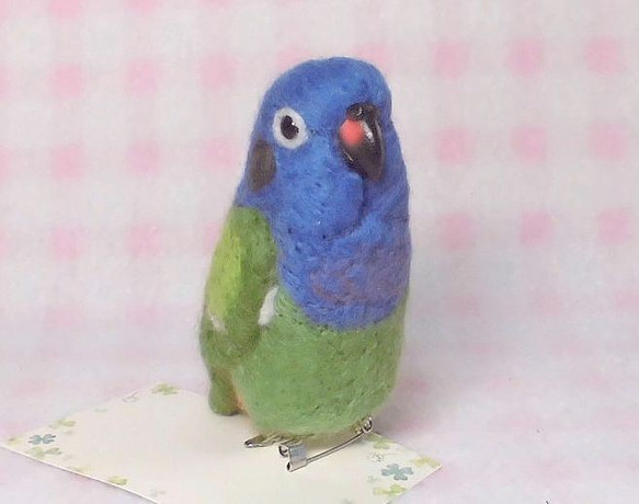 仿藍頭鸚鵡☆夾＆胸針☆羊毛氈★mini Blue-headed Parrot(Pionus)★clip & brooch 第5張的照片