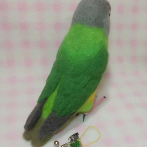 【羊毛フェルト】セネガルパロット　鳥 セネガルパロット☆金目☆ボールのおもちゃ ☆羊毛フェルト