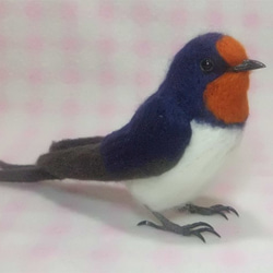 ほぼライフサイズ　ツバメ　羊毛フェルト　受注作成　野鳥シリーズ　羊毛フィギュア　羊毛インコ　工房小鳥屋さん 　 3枚目の画像