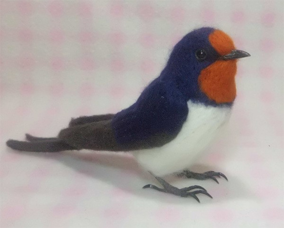 ほぼライフサイズ　ツバメ　羊毛フェルト　受注作成　野鳥シリーズ　羊毛フィギュア　羊毛インコ　工房小鳥屋さん 　 3枚目の画像