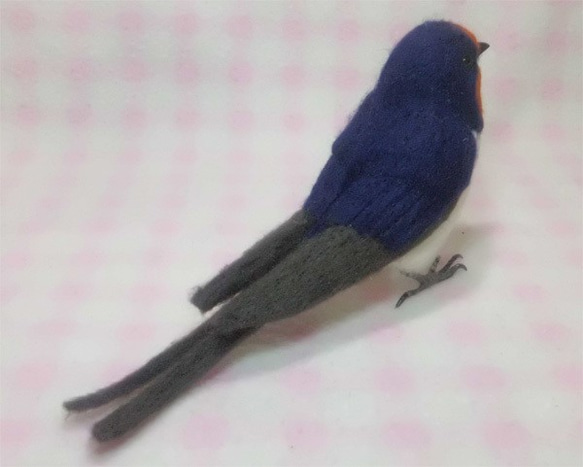 ほぼライフサイズ　ツバメ　羊毛フェルト　受注作成　野鳥シリーズ　羊毛フィギュア　羊毛インコ　工房小鳥屋さん 　 5枚目の画像