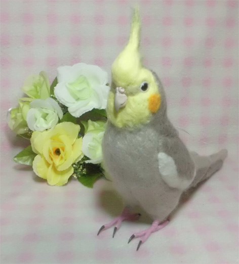 ライフサイズ オカメインコ シナモングレー♂　羊毛フェルト　受注作成　羊毛インコ　羊毛ぬいぐるみ　メモリアル　小鳥屋さん