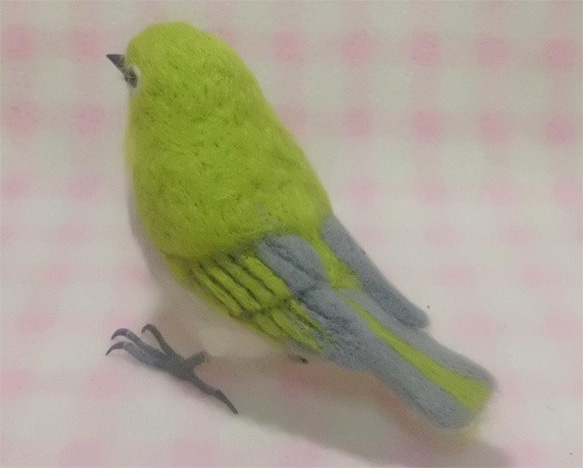 ほぼライフサイズ♪ メジロ 目白　野鳥 羊毛フェルト　受注作成　羊毛インコ　羊毛オブジェ　メモリアル　工房小鳥屋さん　 5枚目の画像