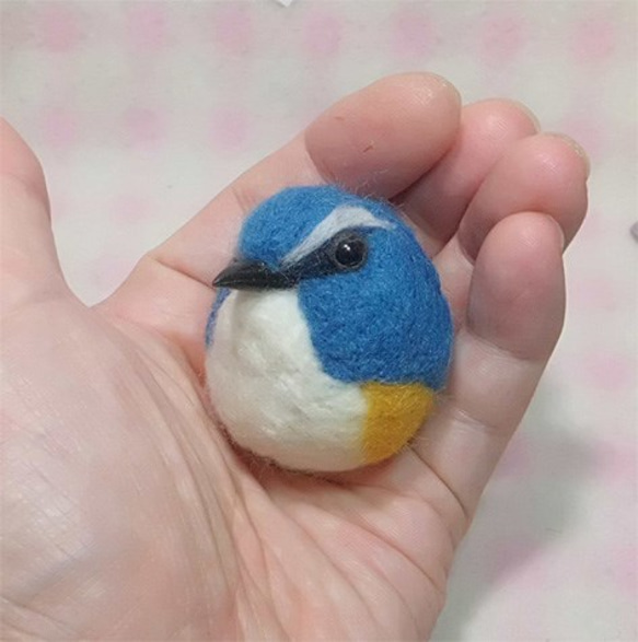 ルリビタキ☆マグネット/ブローチどちらか選択　受注作成　野鳥シリーズ　羊毛フェルト　羊毛インコ　青い鳥　工房小鳥屋さん 2枚目の画像