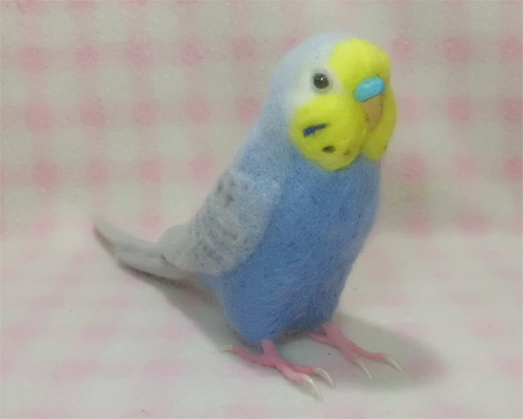 リアルサイズ♪ セキセイインコ レインボーライラック 羊毛フェルト　受注作成　羊毛インコ　羊毛ぬいぐるみ　メモリアル 1枚目の画像