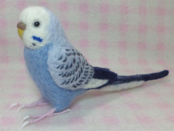 セキセイインコ ライラックオパ－リン   リアル♪ ほぼライフサイズ 羊毛フェルト　鼻の色変更可能　受注作成　羊毛インコ 4枚目の画像