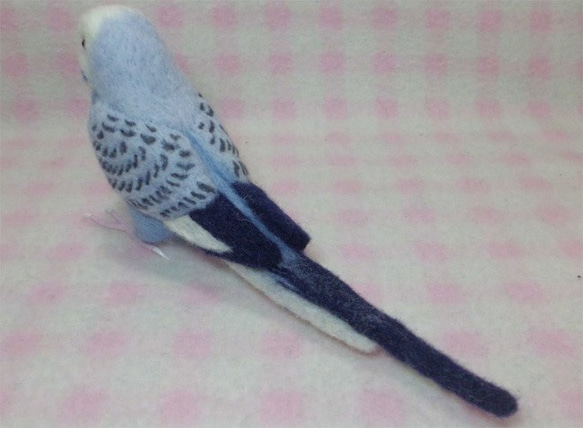 セキセイインコ ライラックオパ－リン   リアル♪ ほぼライフサイズ 羊毛フェルト　鼻の色変更可能　受注作成　羊毛インコ 5枚目の画像