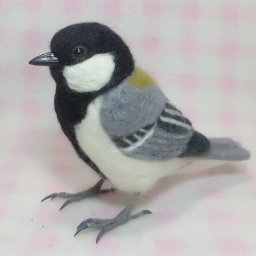 ライフサイズ シジュウカラ 四十雀 great tit 羊毛フェルト 野鳥 ライフサイズ シジュウカラ 四十雀 great tit 羊毛フェルト 野鳥