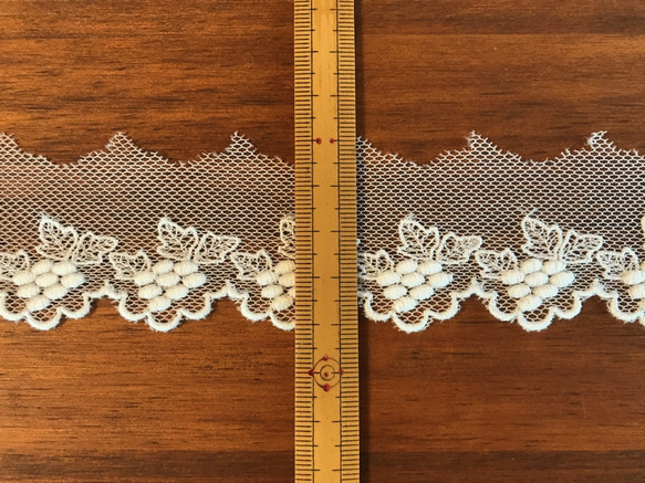 2m チュールレース 片耳スカラップ 葡萄柄 日本製 lace-No,018 3枚目の画像