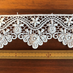 【再販】2m コットンケミカルレース 片耳スカラップ 巻きバラ柄 日本製 lace-No,020 2枚目の画像