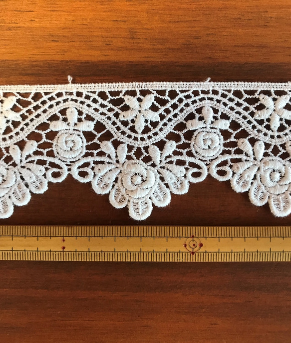 【再販】2m コットンケミカルレース 片耳スカラップ 巻きバラ柄 日本製 lace-No,020 2枚目の画像