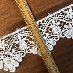 【再販】2m コットンケミカルレース 片耳スカラップ 巻きバラ柄 日本製 lace-No,020 5枚目の画像