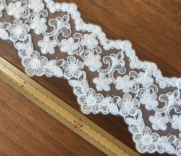 2m チュールレース 両耳スカラップ 小花柄 日本製 lace-No,025 2枚目の画像