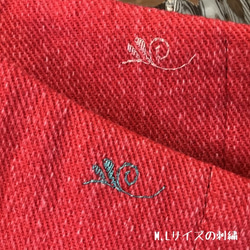 デニム＆花柄のサイドポケット付き立体マスク・Lサイズ（男女兼用）刺繍色：サーモンピンク 3枚目の画像