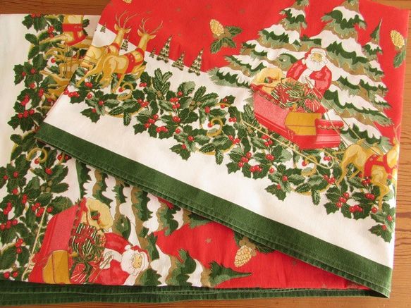 ドイツのクリスマス★そりでプレゼントを運ぶサンタクロースのプリント柄 大判テーブルクロス (ヴィンテージ・リメイク生地) 7枚目の画像