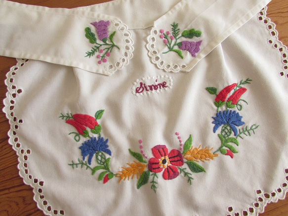 手仕事/手刺繍/エプロン/花刺繍/美しい 手仕事/手刺繍/エプロン/花刺繍/美しい