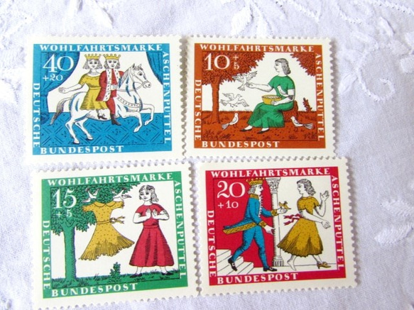 ドイツの古切手/1965年グリム童話・シンデレラの切手 4枚目の画像