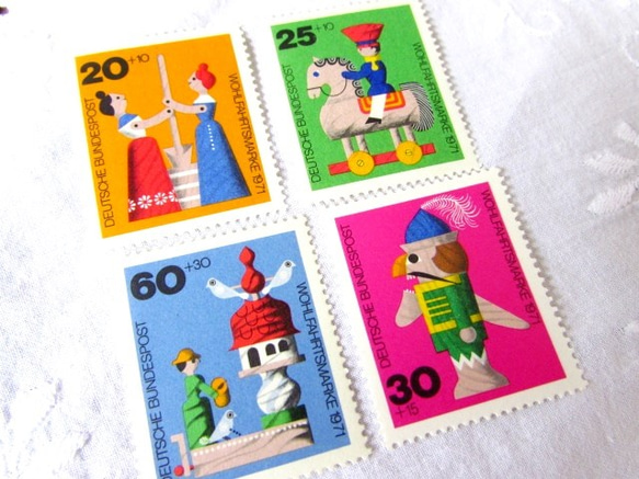 ドイツの古切手/1971年・ドイツの木のおもちゃ(A) 1枚目の画像