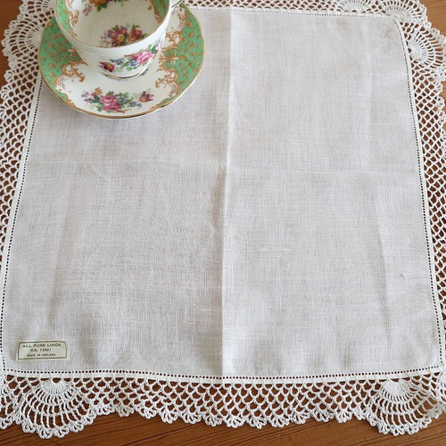 アイルランドの手仕事/ピュアリネン生地に素敵な白糸 エジング手編み