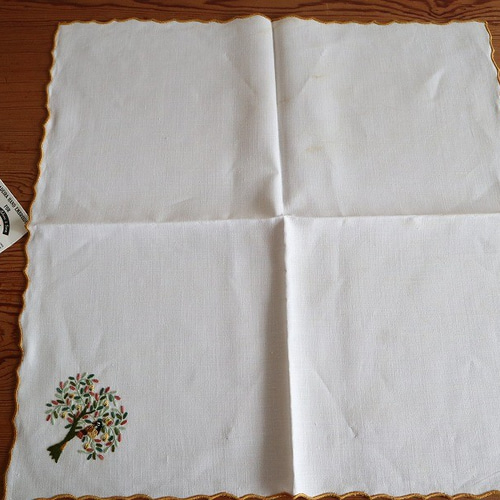 ポルトガルの手仕事/小鳥や木々のマデイラ刺繍 生地5点