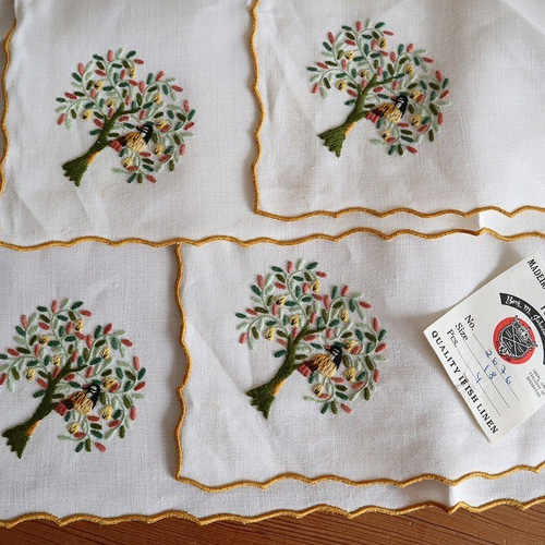 ポルトガルの手仕事/小鳥や木々のマデイラ刺繍 生地5点