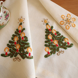 ドイツの手仕事☆クリスマス☆キャンドル灯るクリスマスツリーの手刺繍
