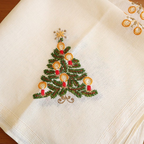 ドイツの手仕事☆クリスマス☆キャンドル灯るクリスマスツリーの手刺繍