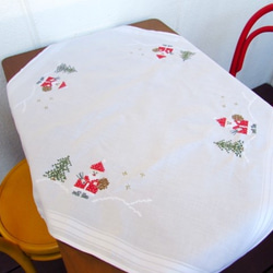 ドイツの手仕事★クリスマス★サンタさんのクロスステッチ刺繍テーブルクロス 2枚目の画像