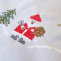 ドイツの手仕事★クリスマス★サンタさんのクロスステッチ刺繍テーブルクロス 5枚目の画像