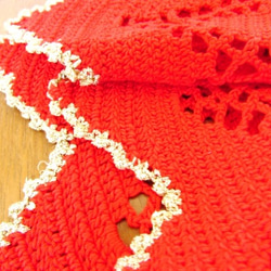 ドイツの手仕事★クリスマス★手編みの赤ｘゴールド・ドイリー 3枚目の画像