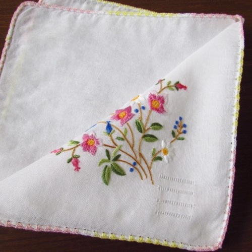 ヴィンテージアンティーク フランス購入 小花刺繍 リネン レース縁取