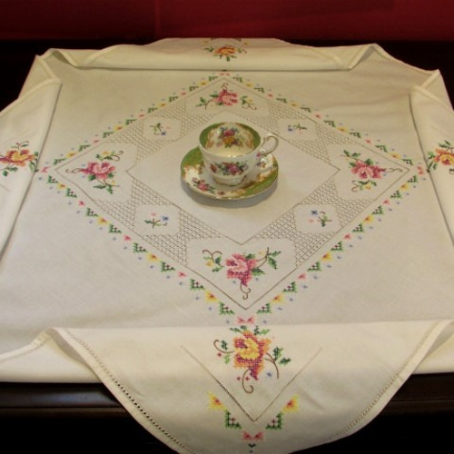 テーブルクロスナプキン付ハンドメイド刺繍クロス小花