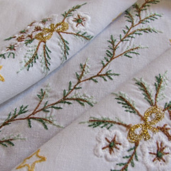 ドイツのクリスマス★キラキラキャンドルとモミの木の刺繍テーブルクロス 9枚目の画像