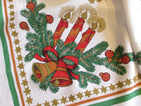 ★ドイツのクリスマス★キャンドルとモミの木の飾り・きのこプリントのテーブルクロス 4枚目の画像