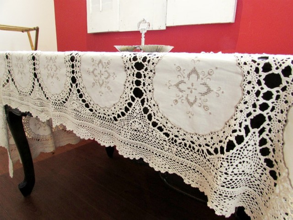 フランスの手仕事/手刺繍入りモチーフ繋ぎ クロッシェ手編みの豪華なテーブルクロス 5枚目の画像