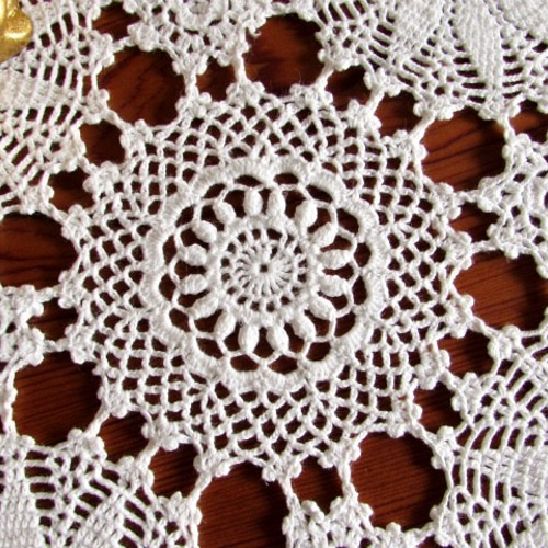 ドイツの手仕事/素敵な手編みクロッシェレース・モチーフ繋ぎの