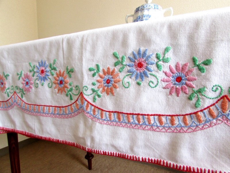 アメリカンビンテージ 花柄刺繍リネンテーブルクロス大判 - メルカリ