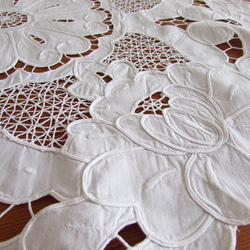 フランスのヴィンテージ/素敵なお花のカットワーク刺繍 テーブルマット (リメイク素材) 8枚目の画像
