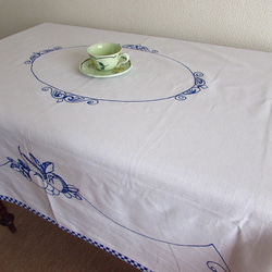 ドイツのヴィンテージ/葡萄や洋梨の刺繍入り大判サイズのテーブルクロス (リメイク生地) 1枚目の画像