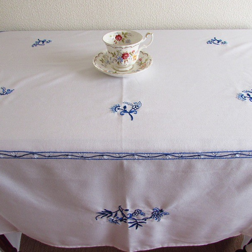 ドイツの手仕事/ツヴィーベルムスター柄の手刺繍入り 大判オーバル型