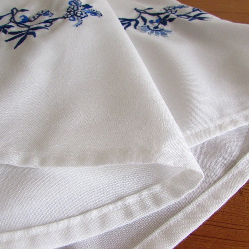 ドイツの手仕事/ツヴィーベルムスター柄の手刺繍入り 大判オーバル型