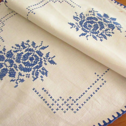 フランスの手仕事/青いバラのクロスステッチ手刺繍 テーブルマット (ヴィンテージ・リメイク生地) 6枚目の画像