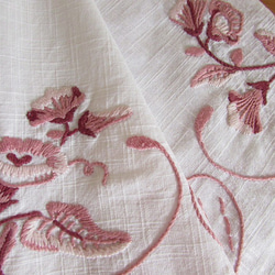 フランスの手仕事/落ち着いたスモーキーピンク色のお花の手刺繍が素敵なテーブルクロス (ヴィンテージ) 8枚目の画像