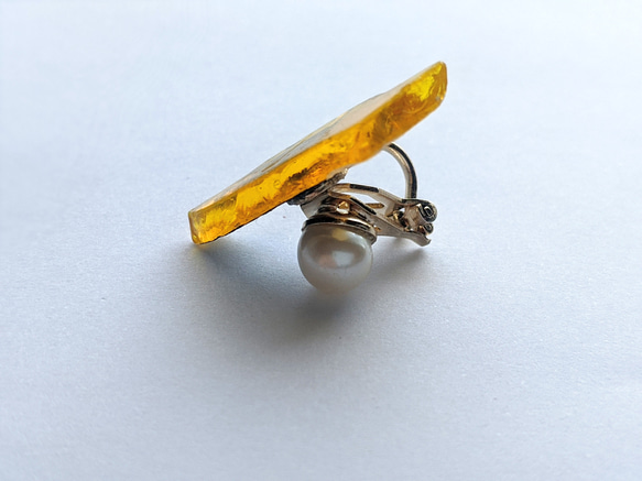 【一旦クローズsale】書家が作るアートなアクセサリー　そして、あざとく…/earcuff/yellow（一点物） 3枚目の画像